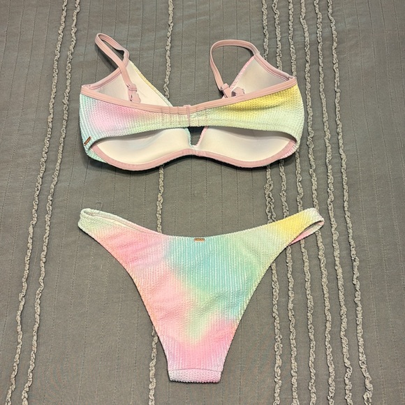 VS PINK Bikini - Picture 2 of 4